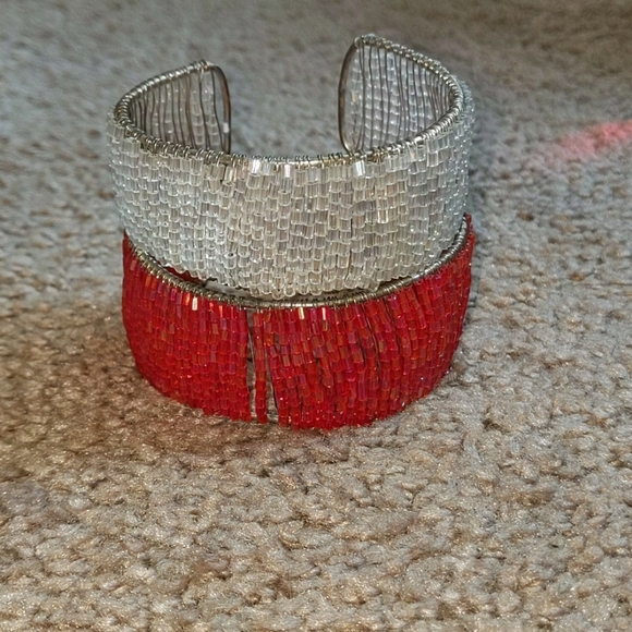 Necklace and Two Bracelets - Picture 3 of 9